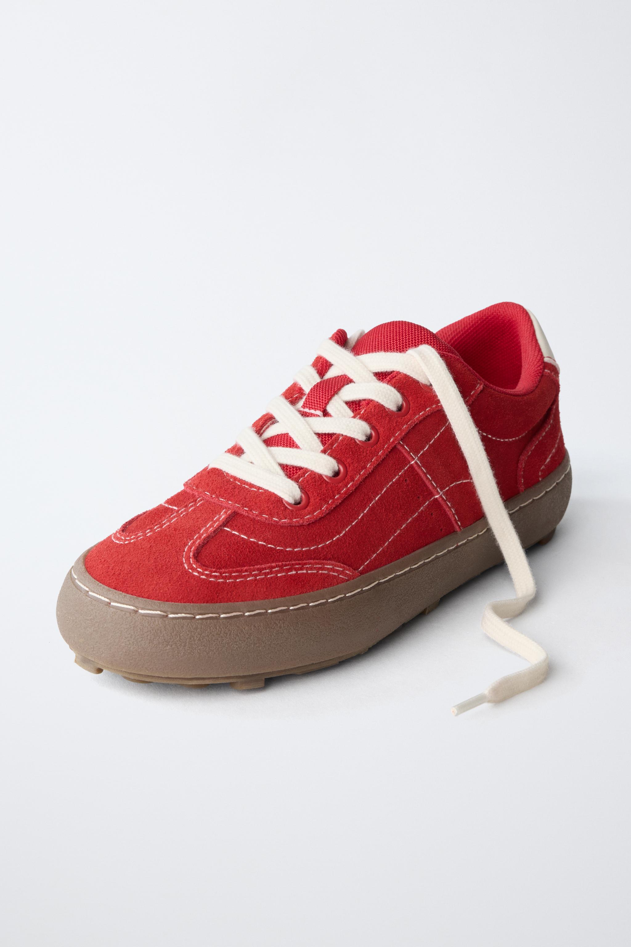 CONTRAST SNEAKERS